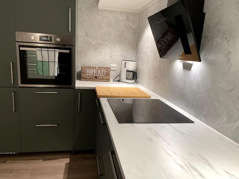 Lofoten - New Apartment, Close To Airport. 莱克内斯 外观 照片