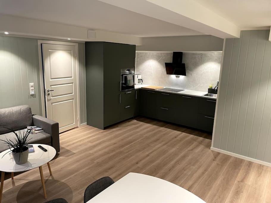 Lofoten - New Apartment, Close To Airport. 莱克内斯 外观 照片